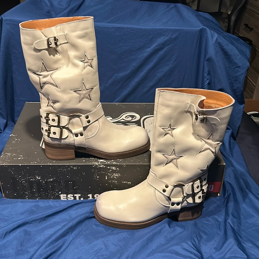 DINGO- boots with stars, white, women new